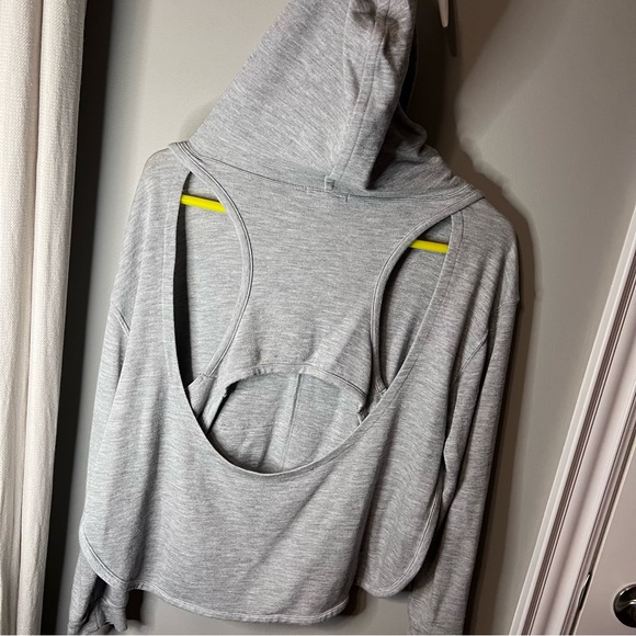 Forever 21 work out sweatshirt - Picture 5 of 6